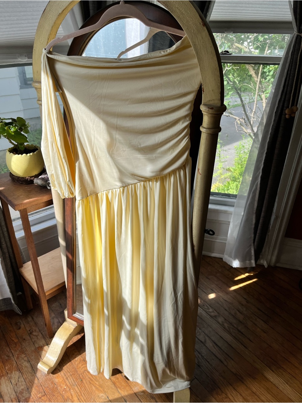 Off-Shoulder Yellow Maternity Maxi Dress - Picture 4 of 4